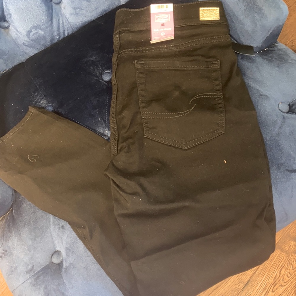 Brand new Levi’s 8S skinny jeans